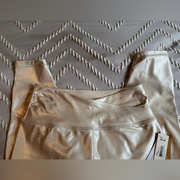 NWT Joe Fresh Metallic Crossover Leggings in Champagne Women's Size Medium - Picture 7 of 8